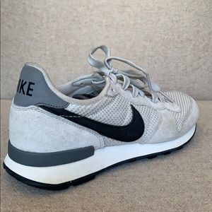 Nike Internationalist Sneakers